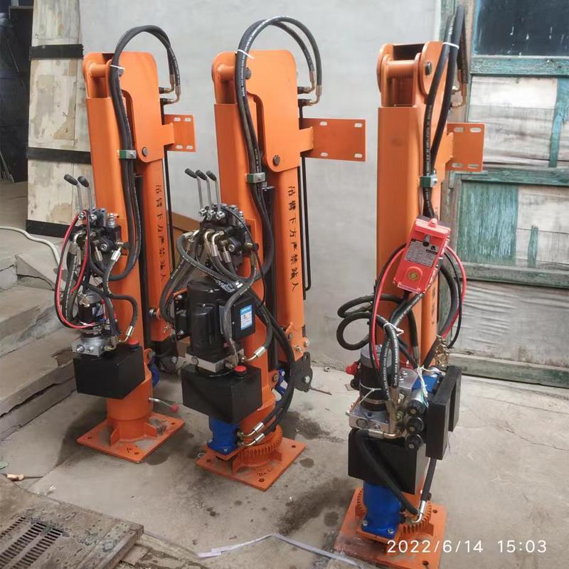 新巴尔虎左旗重汽蓝牌随车吊 3.2吨 国六动力强 液压驱动 农用自卸起重机